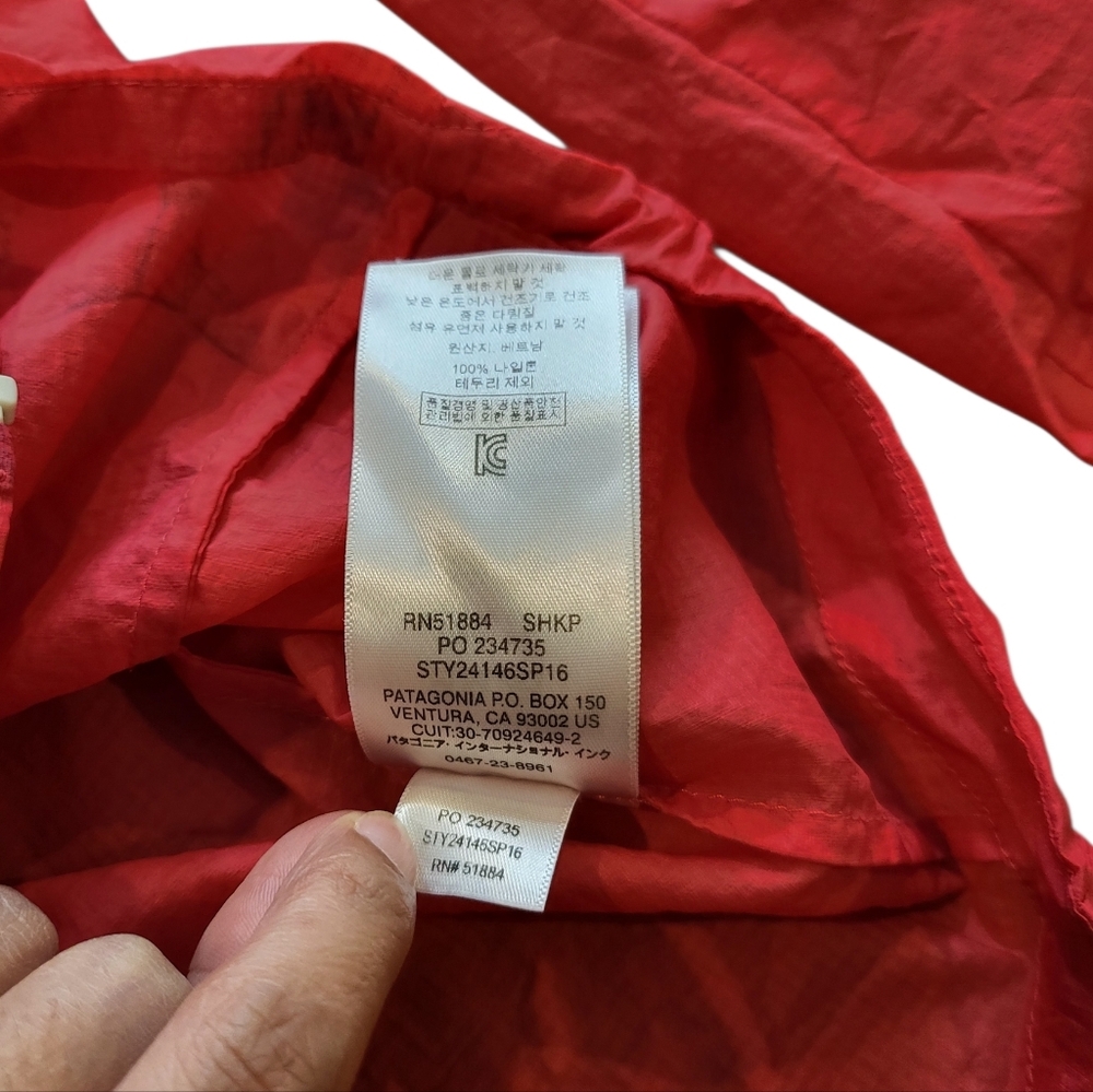 Patagonia Women's Red Full Zip Windbreaker Jacket Size XS - Staining-See Photo - Picture 10 of 15